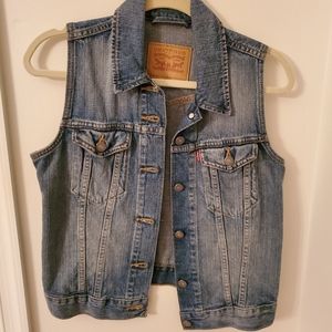 Levi's sleeveless jean vest